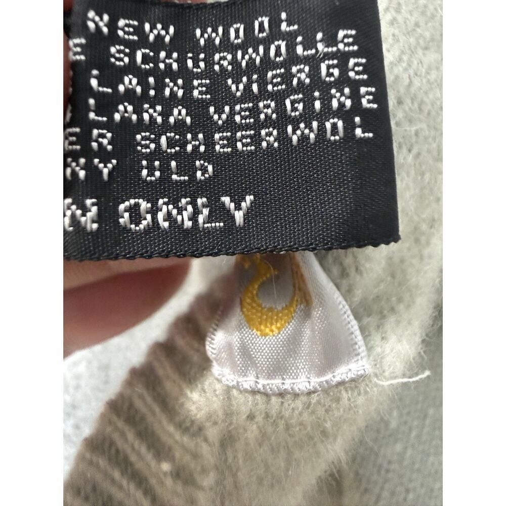 Camela Women’s V-Neck Sweater, Gray-Green, Embroidered Logo, Size 42/L Lambswool - Picture 10 of 10
